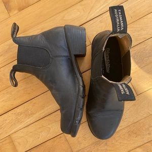 LIKE NEW Blundstone Women’s Series Heel 1671 (fits 7.5)